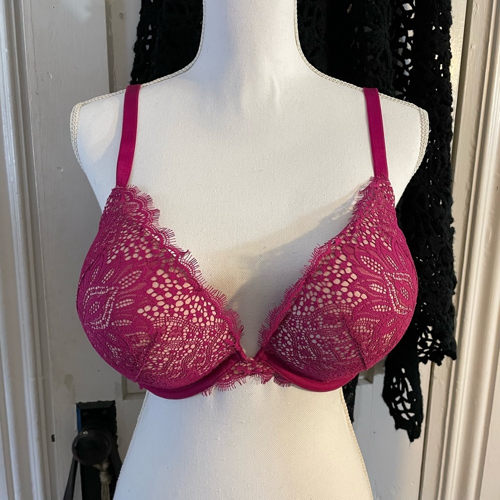 Victoria Secret - Bombshell Plunge Bra